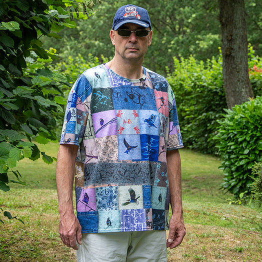 mrac porte le t-shirt oiseaux patchwork de la boutique jomelo